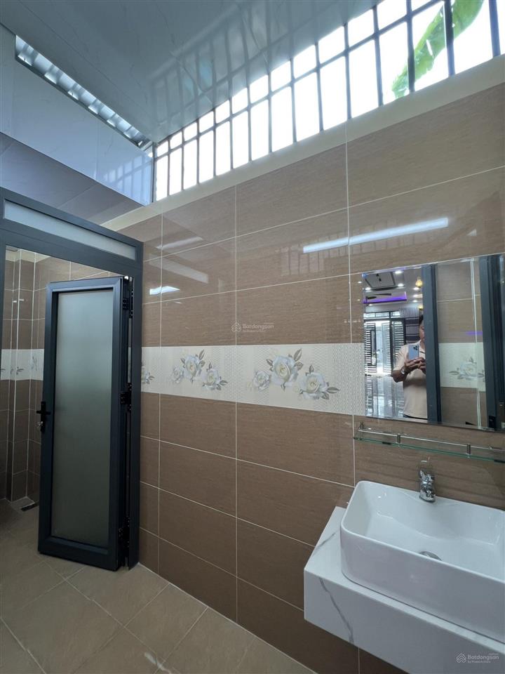 Bán nhà mới 4 tầng giá hời 4,3*13,8m, giá 4,15 tỷ, đường 10m, kdc hoàng hoa, giáp lê văn lương, shr