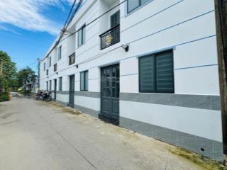 Bán nhà 2 phòng ngủ vị trí thuận lợi cách ngã 3 giồng hóc môn 4km giá rẻ 395tr.  0906 368 ***