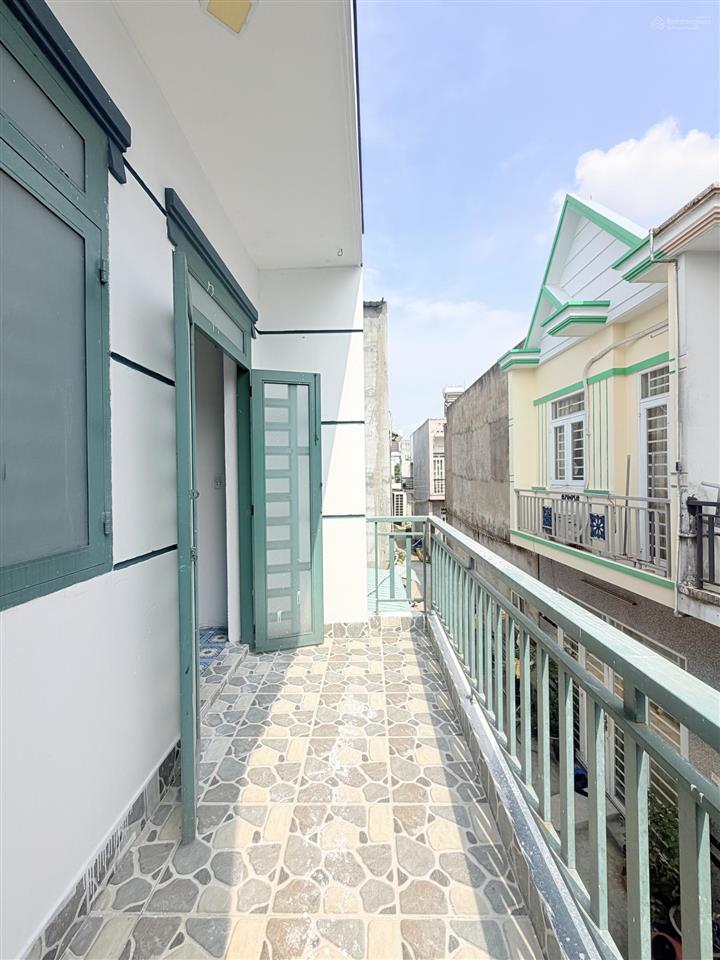 Chính chủ gửi bán nhà nở hậu 1 sẹc đường 824 cách kdc xuyên á 1km, xã mỹ hạnh 48m2 sổ sẵn giá 646tr