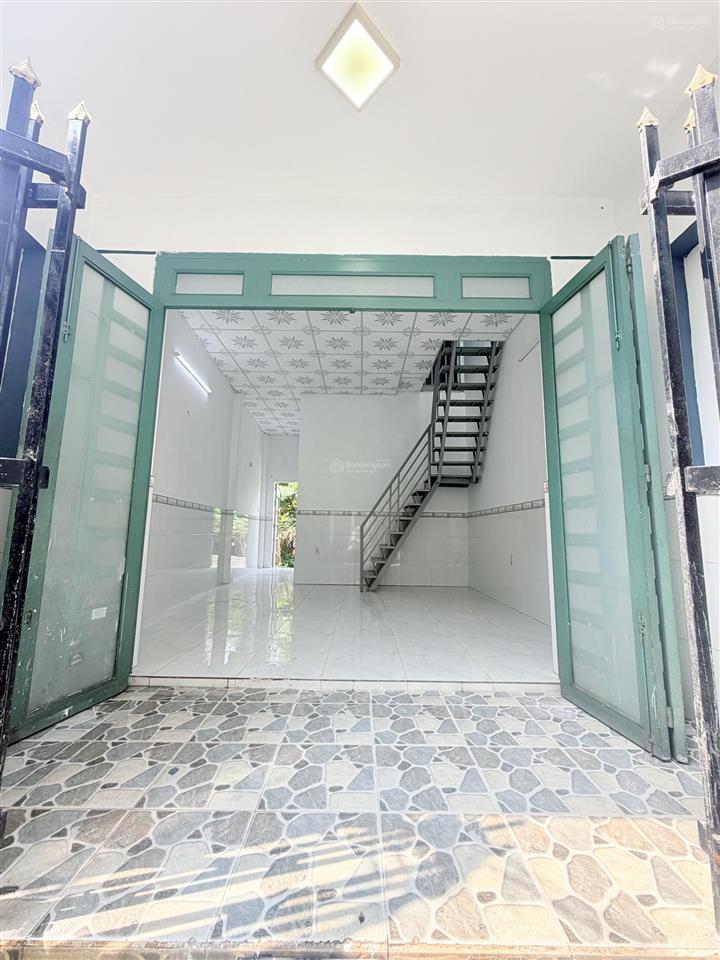 Chính chủ gửi bán nhà nở hậu 1 sẹc đường 824 cách kdc xuyên á 1km, xã mỹ hạnh 48m2 sổ sẵn giá 646tr