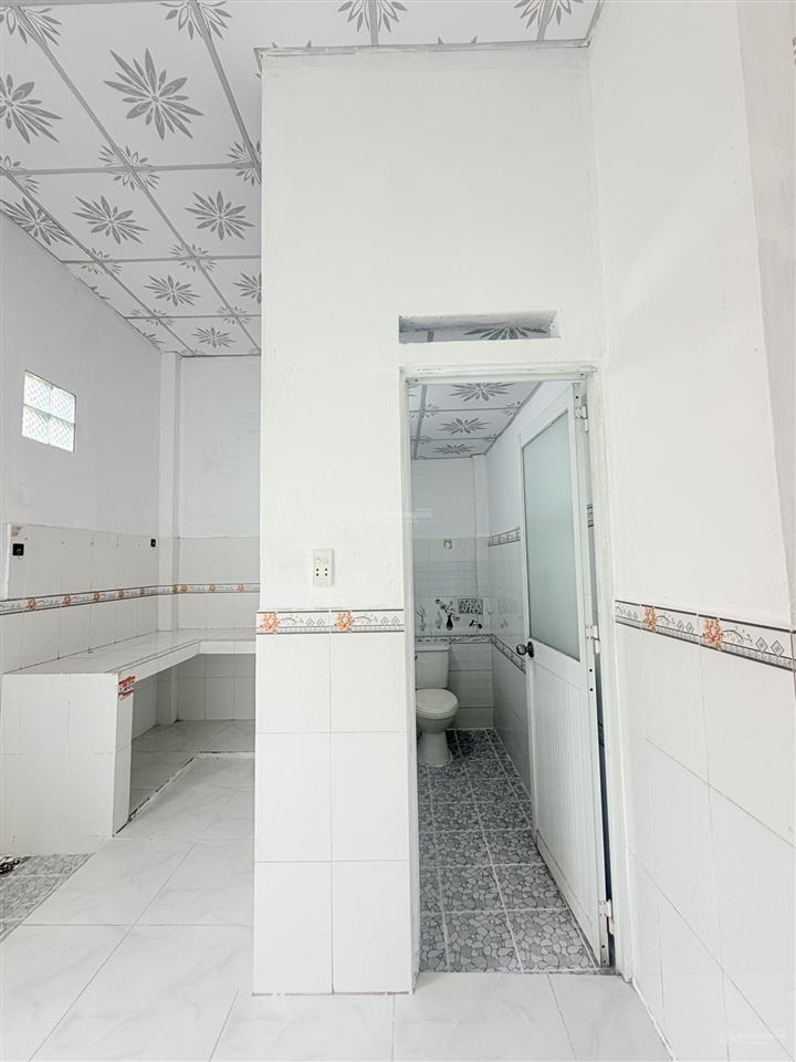 Chính chủ gửi bán nhà nở hậu 1 sẹc đường 824 cách kdc xuyên á 1km, xã mỹ hạnh 48m2 sổ sẵn giá 646tr