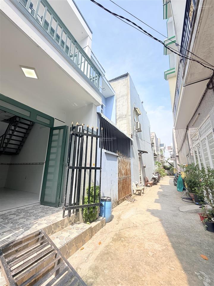 Chính chủ gửi bán nhà nở hậu 1 sẹc đường 824 cách kdc xuyên á 1km, xã mỹ hạnh 48m2 sổ sẵn giá 646tr