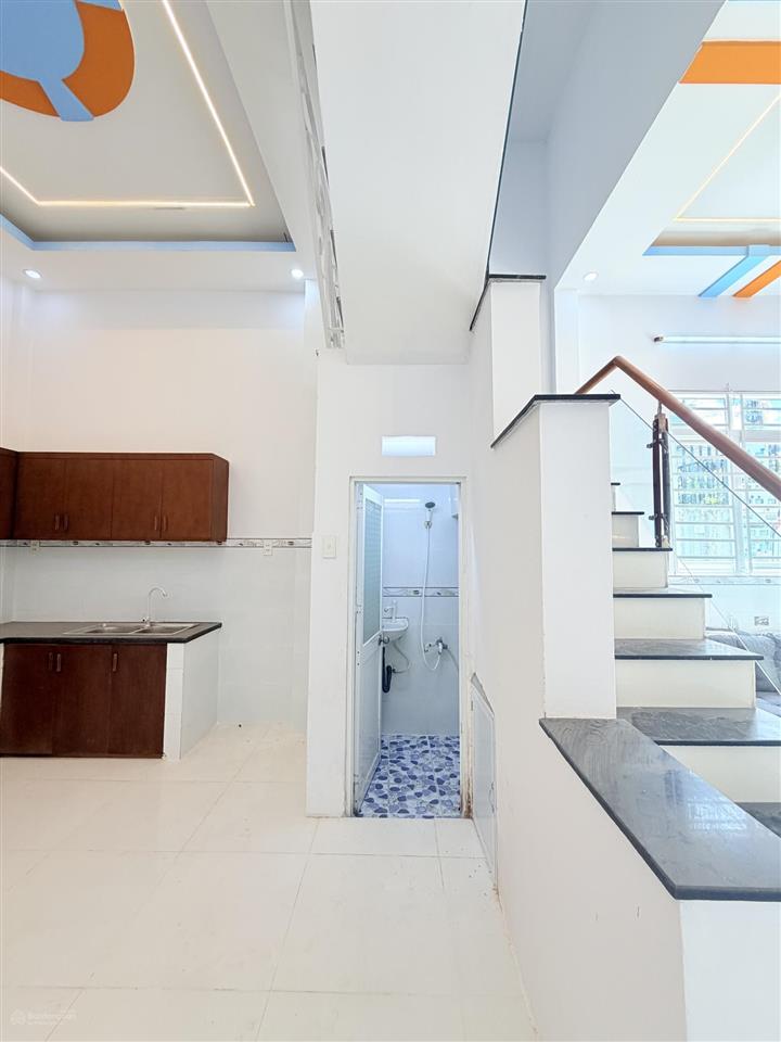 Chính chủ cần bán gấp nhà mặt tiền đường giồng lớn, mỹ hạnh, gò hưu dt 88m2 giá chỉ 1,080 tỷ shr