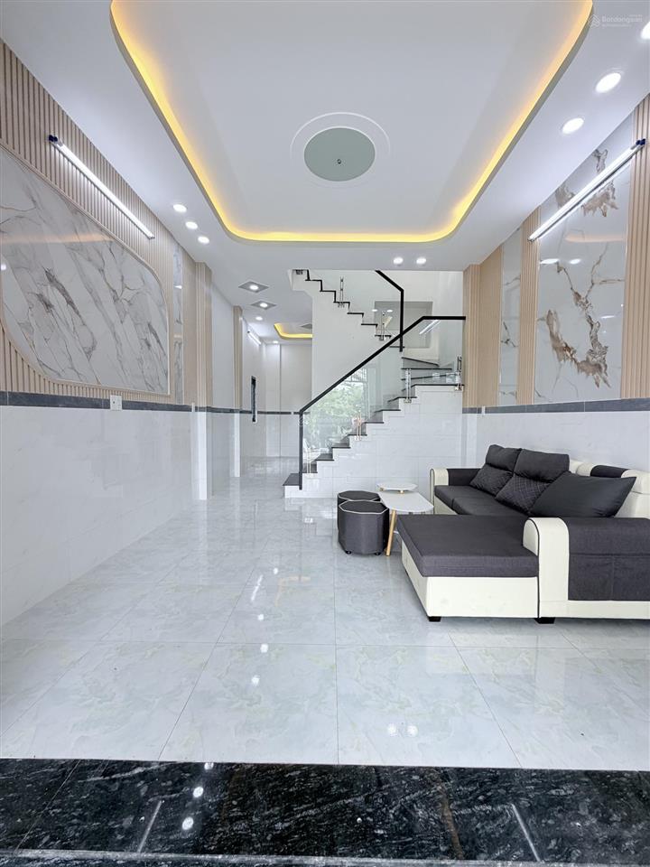 Chính chủ gửi bán căn nhà riêng lẻ đường nhựa 7m giá 795tr sổ riêng  0906 368 *** gần hà duy phiên