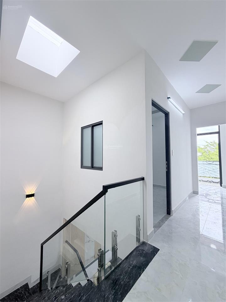 Chính chủ gửi bán căn nhà riêng lẻ đường nhựa 7m giá 795tr sổ riêng  0906 368 *** gần hà duy phiên