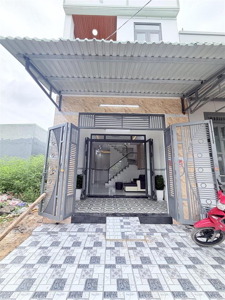 Chính chủ gửi bán căn nhà riêng lẻ đường nhựa 7m giá 795tr sổ riêng  0906 368 *** gần hà duy phiên