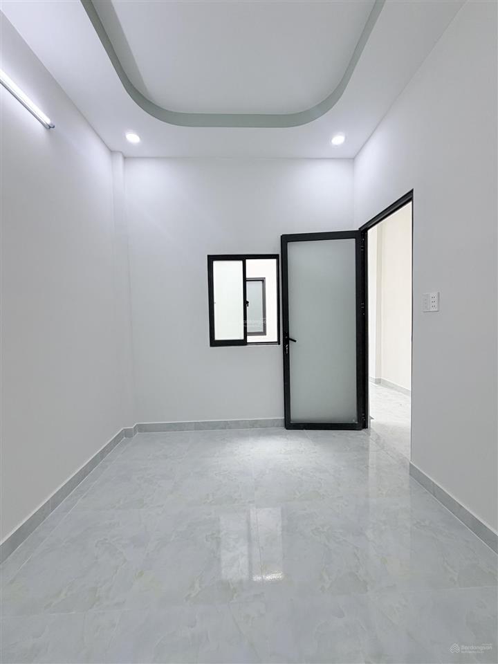 Chính chủ gửi bán căn nhà riêng lẻ đường nhựa 7m giá 795tr sổ riêng  0906 368 *** gần hà duy phiên
