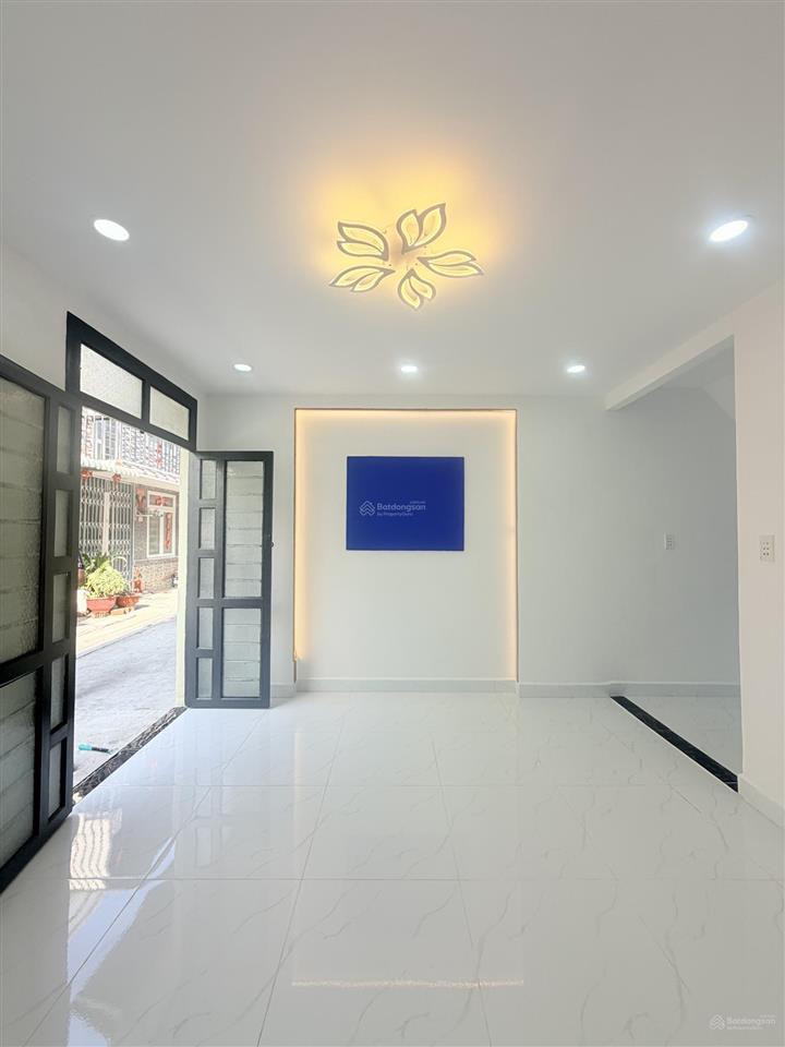 Chính chủ gửi bán nhà mt đường hoa vàng cách uỷ ban mỹ hạnh 200m, thổ cư sổ sẵn 40m2 giá chỉ 725tr