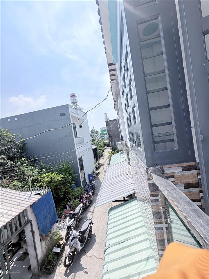 Cần bán gấp nhà chính chủ ngang 4 dài 11 khu dương công khi gần cầu lớn giá 650tr sổ riêng