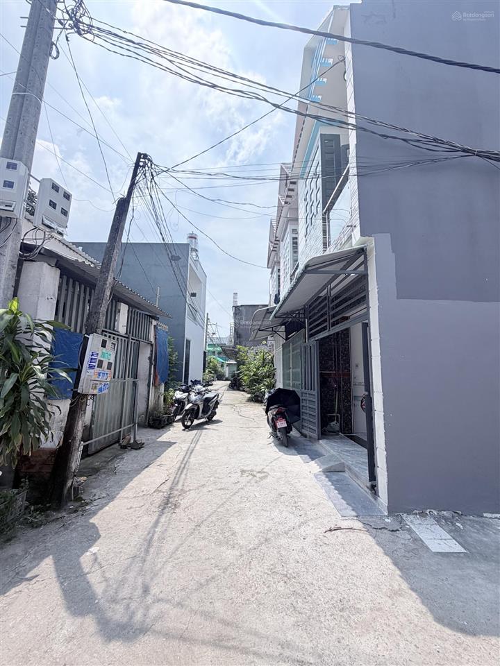 Cần bán gấp nhà chính chủ ngang 4 dài 11 khu dương công khi gần cầu lớn giá 650tr sổ riêng