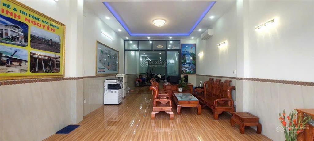 Hạ giá bán gấp, giá 4 tỷ 100.
cần bán nhà 24a giá đầu tư tốt