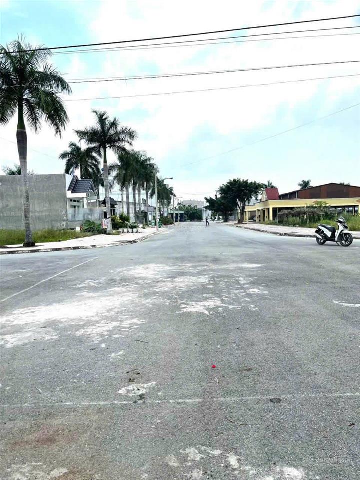 Lô góc 2 mặt tiền đối diện chợ cơ hội đầu tư hiếm.