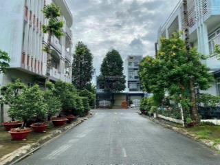 Cặp đẹp đường số 8 idico 1 phường 6 dt 9x25m=225m2 5 tỷ 999 triệu đồng thương lượng sổ hồng riêng