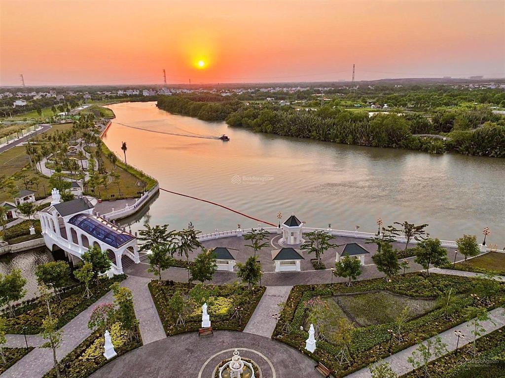 Chuyên bán nền và nhận ký gởi bán lại được nhanh  xây nhà  đường lớn  căn góc  view công viên