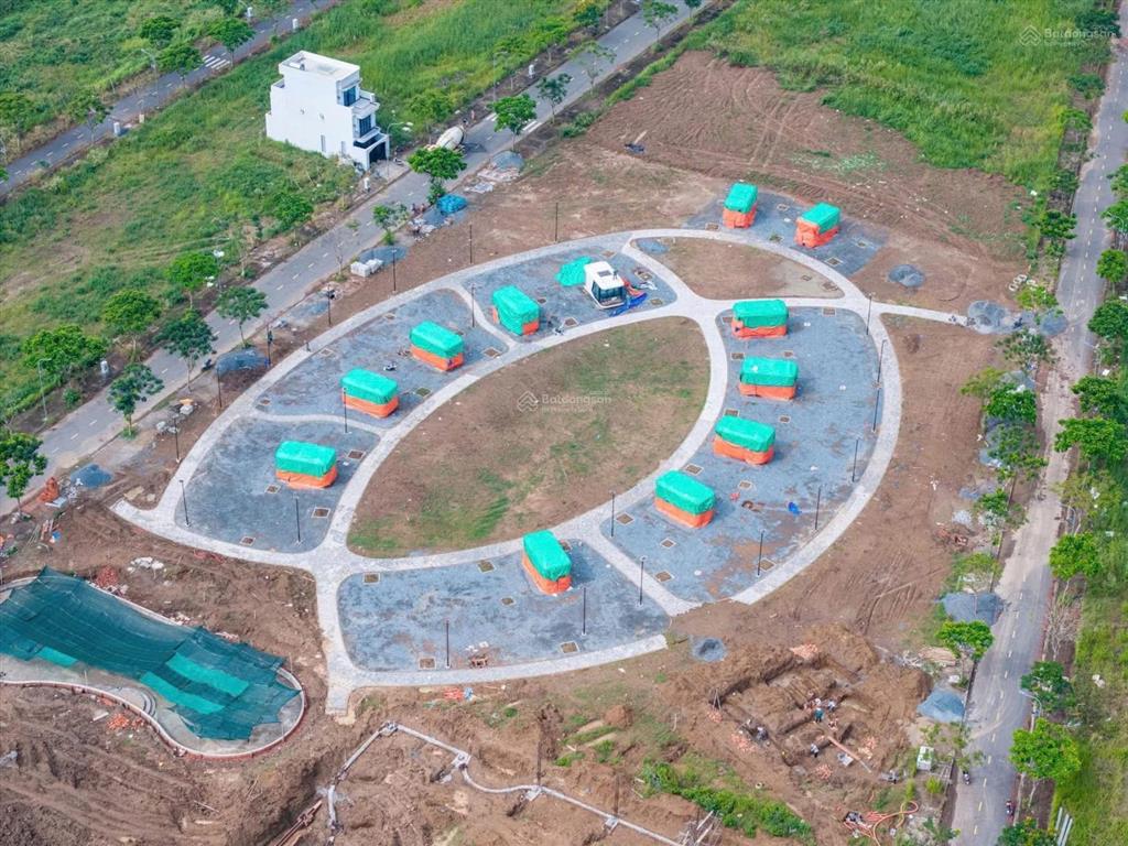 Chuyên bán nền và nhận ký gởi bán lại nhanh  xây nhà  đường lớn  căn góc  view công viên