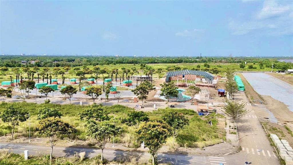Chuyên bán nền và nhận ký gởi bán lại nhanh  xây nhà  đường lớn  căn góc  view công viên