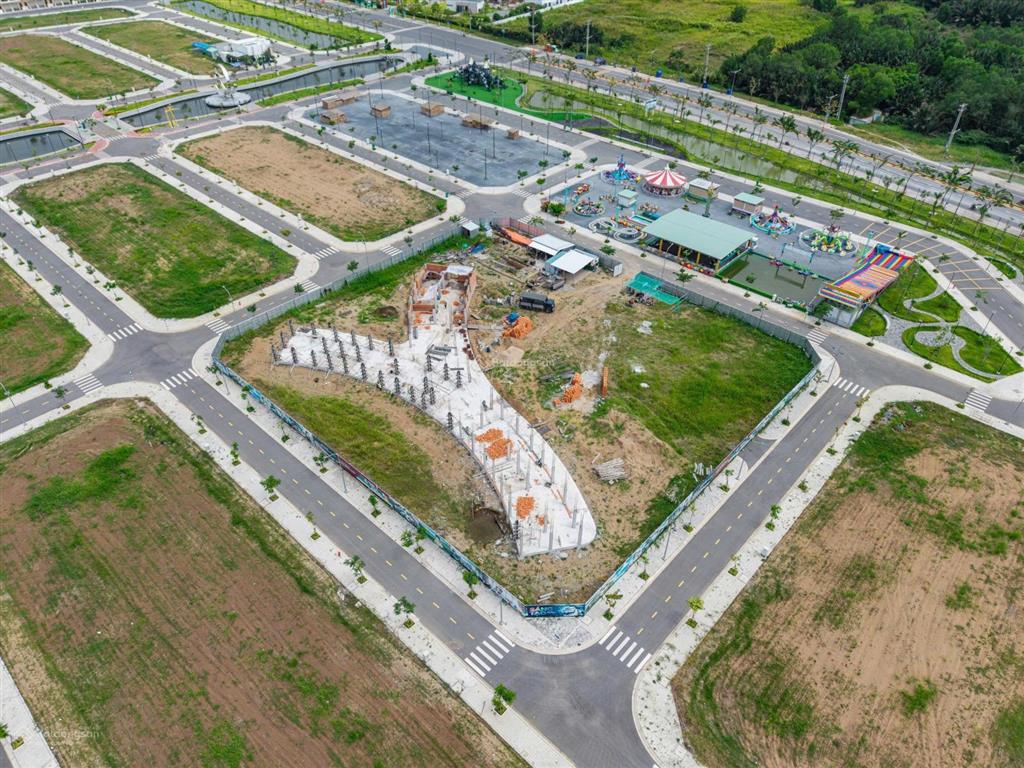 Chuyên bán nền  nhận gởi bán lại ra hàng nhanh  xây nhà  đường lớn  căn góc  view công viên