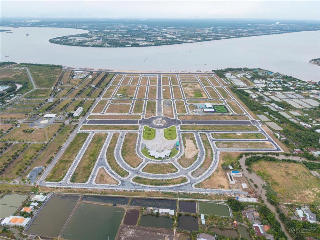 Bán nền  nhận ký gởi bán lại giao dịch nhanh  đường lớn  căn góc  view công viên  xây nhà