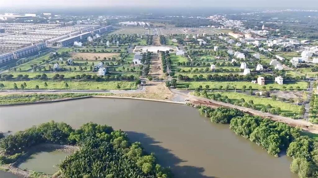 Bán nền  nhận ký gửi bán lại ra hàng nhanh  đường lớn  căn góc  view công viên  xây nhà