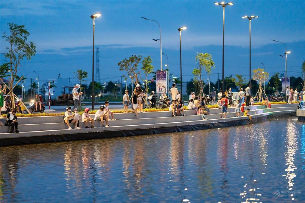 Bán nền  nhận ký gửi bán lại ra hàng nhanh  đường lớn  căn góc  view công viên  xây nhà