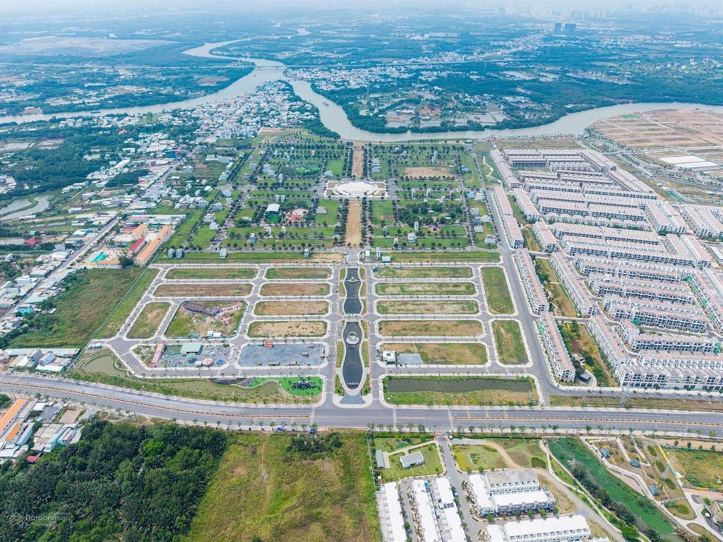 Bán nền  nhận ký gửi bán lại ra hàng nhanh  đường lớn  căn góc  view công viên  xây nhà