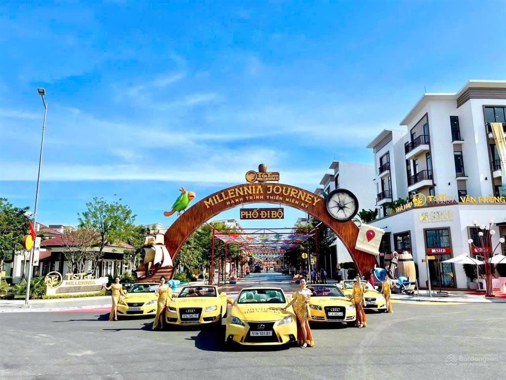 Bán nền  nhận ký gửi bán lại ra hàng nhanh  đường lớn  căn góc  view công viên  xây nhà