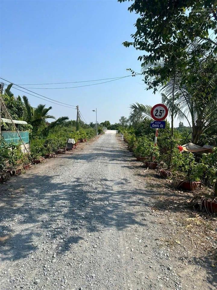 Đất vườn chuyển thổ 700m2 giá 810tr, lương bình, long an