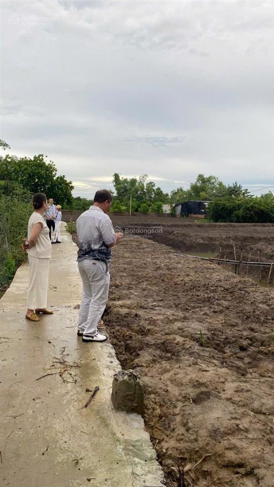 Đất vườn giá rẻ 1450m2, lô nhì đường nguyễn văn thời, shr, giá 2.5 tỷ. quy đức, shr, có nhà vườn