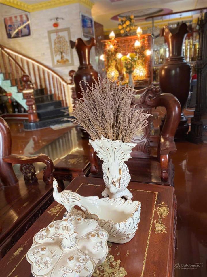 Cần bán gấp nhà mặt phố , mặt tiền đường đoàn nguyễn tuấn ,nhà riêng chính chủ . giá rẻ ,shr