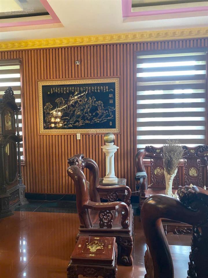 Cần bán gấp nhà mặt phố , mặt tiền đường đoàn nguyễn tuấn ,nhà riêng chính chủ . giá rẻ ,shr