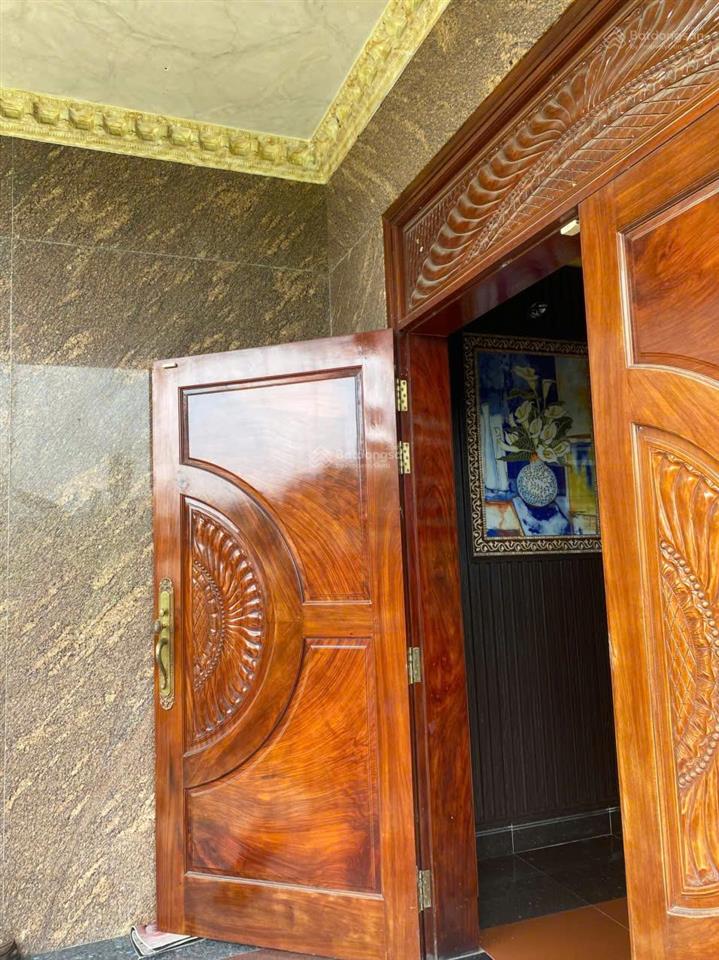 Cần bán gấp nhà mặt phố , mặt tiền đường đoàn nguyễn tuấn ,nhà riêng chính chủ . giá rẻ ,shr