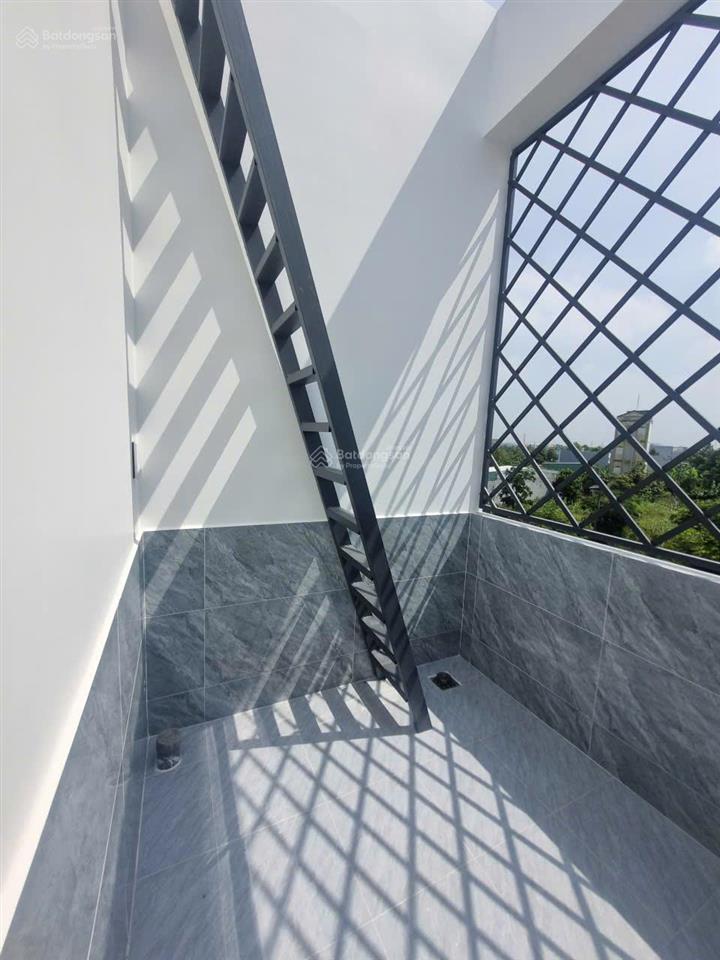 Cần bán nhà 4 phòng ngủ, dtsd 250m2, khu dân cư thái sơn  long hậu.