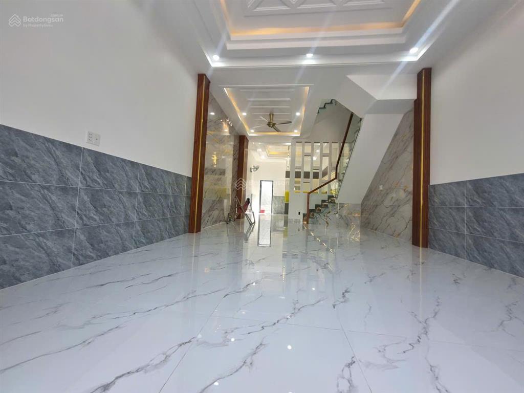 Cần bán nhà 4 phòng ngủ, dtsd 250m2, khu dân cư thái sơn  long hậu.