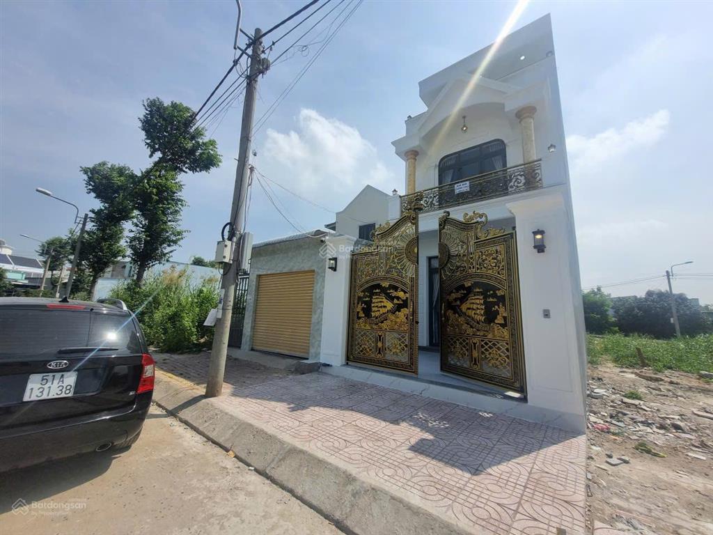 Cần bán nhà 4 phòng ngủ, dtsd 250m2, khu dân cư thái sơn  long hậu.