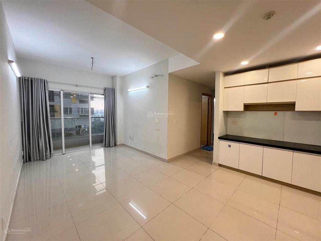 Bán căn hộ q10 2pn 2wc dt 71m2 giá bán 3tỷ7 bao sang tên hiện tại đang có sẵn hđ thuê  0901 430 ***