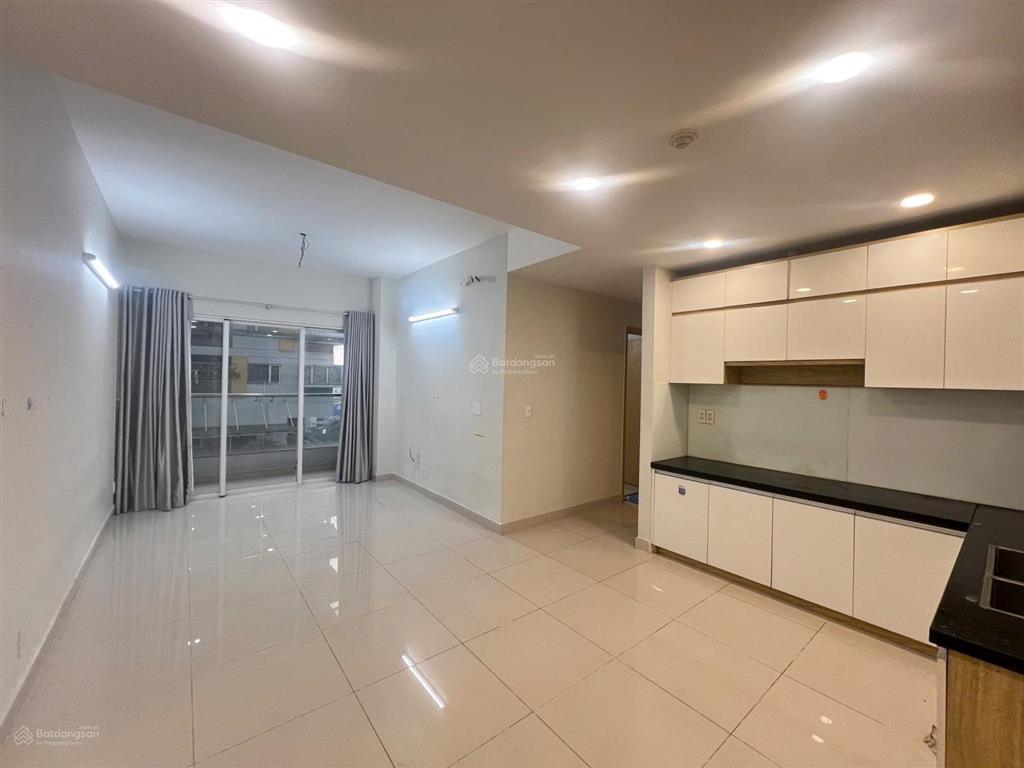 Bán căn hộ q10 2pn 2wc dt 71m2 giá bán 3tỷ7 bao sang tên hiện tại đang có sẵn hđ thuê  0901 430 ***