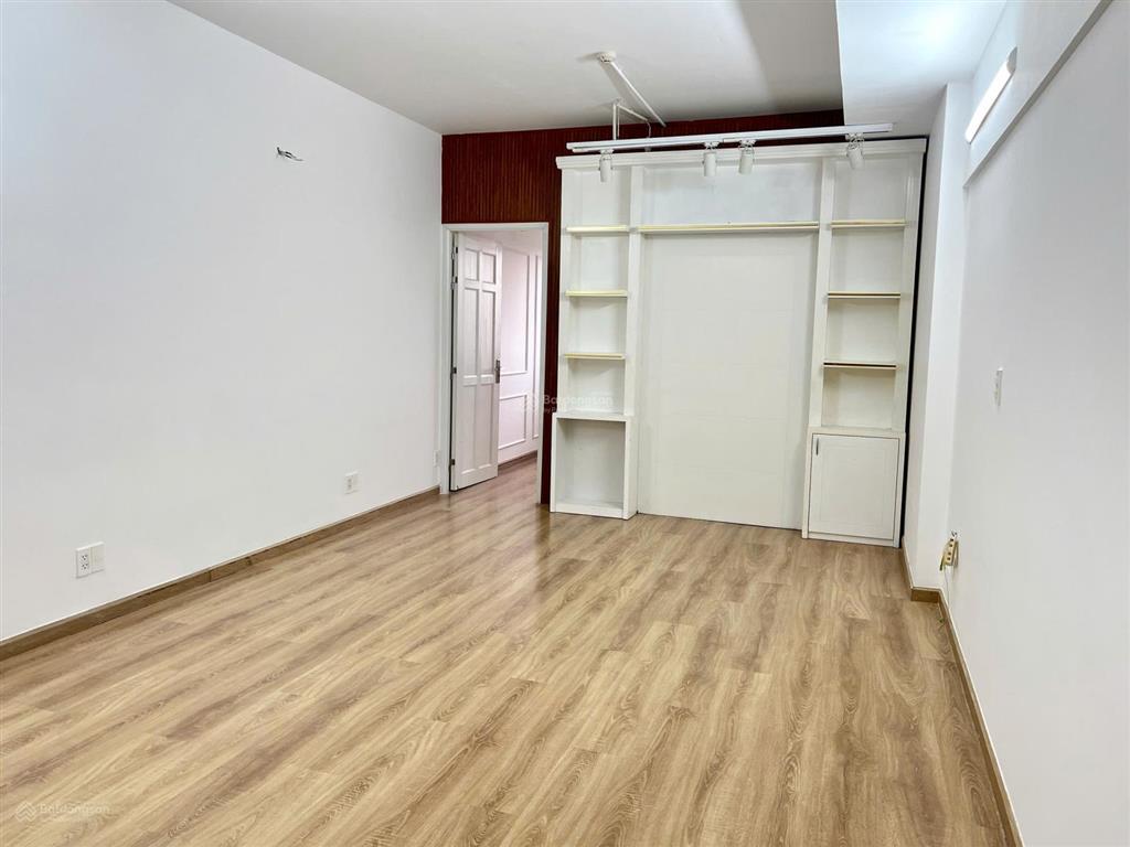 Văn phòng  charmington q10 31m2 9,5tr/th được đkgpkd sử dụng toàn thời gian  0901 430 ***  loan