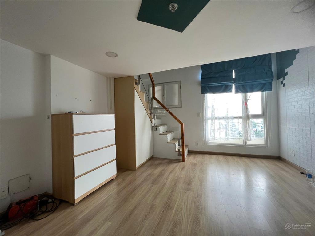 Bán gấp căn studio q10 giá 1,88 tỷ bao sang tên để lại nội thất trần cao có thể làm thêm tầng lửng