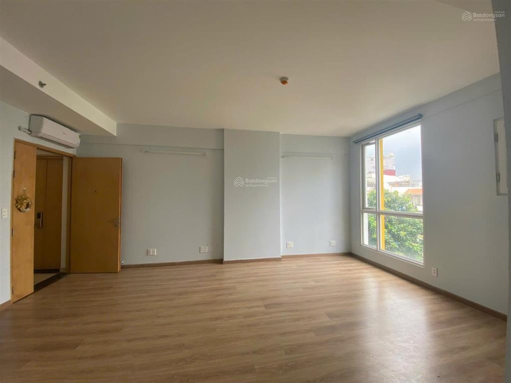 Cho thuê văn phòng sàn 70m2 charmington q10 giá 24tr/tháng chưa vat xem nhà  0901 430 *** loan