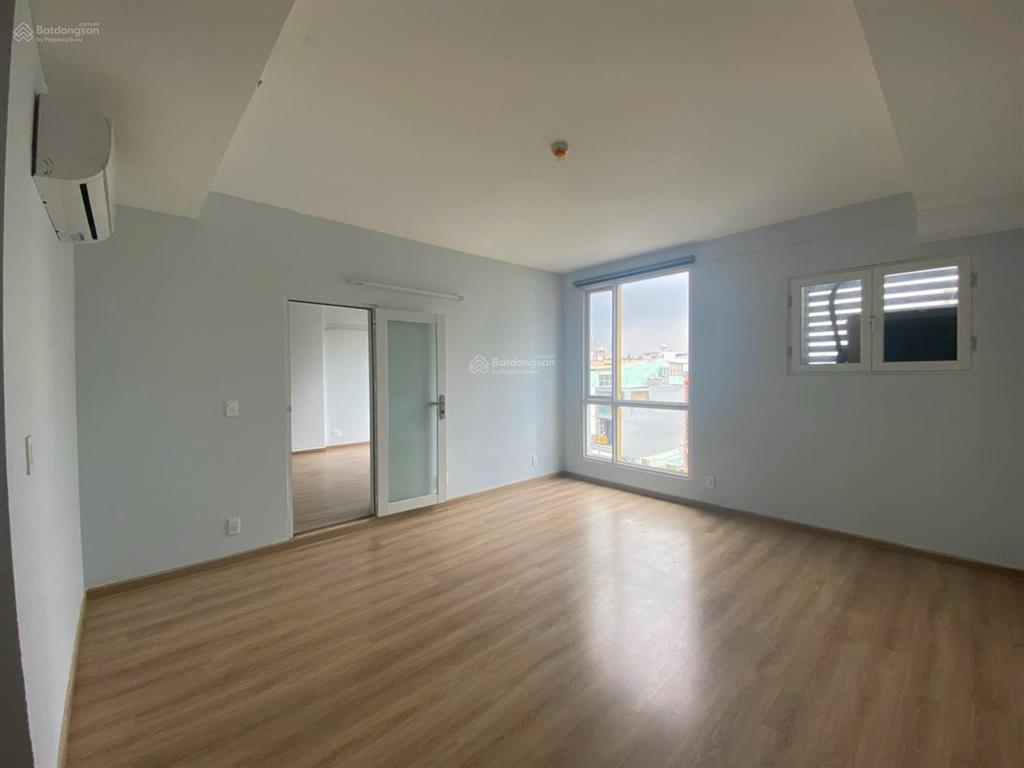 Cho thuê văn phòng sàn 70m2 charmington q10 giá 24tr/tháng chưa vat xem nhà  0901 430 *** loan