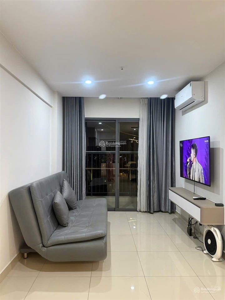 Bán gấp căn hộ full nội thất, 2,3 tỷ, 67 m2, 2pn, 2wc, pháp lý đầy đủ, tầng 19 block c, eco xuân