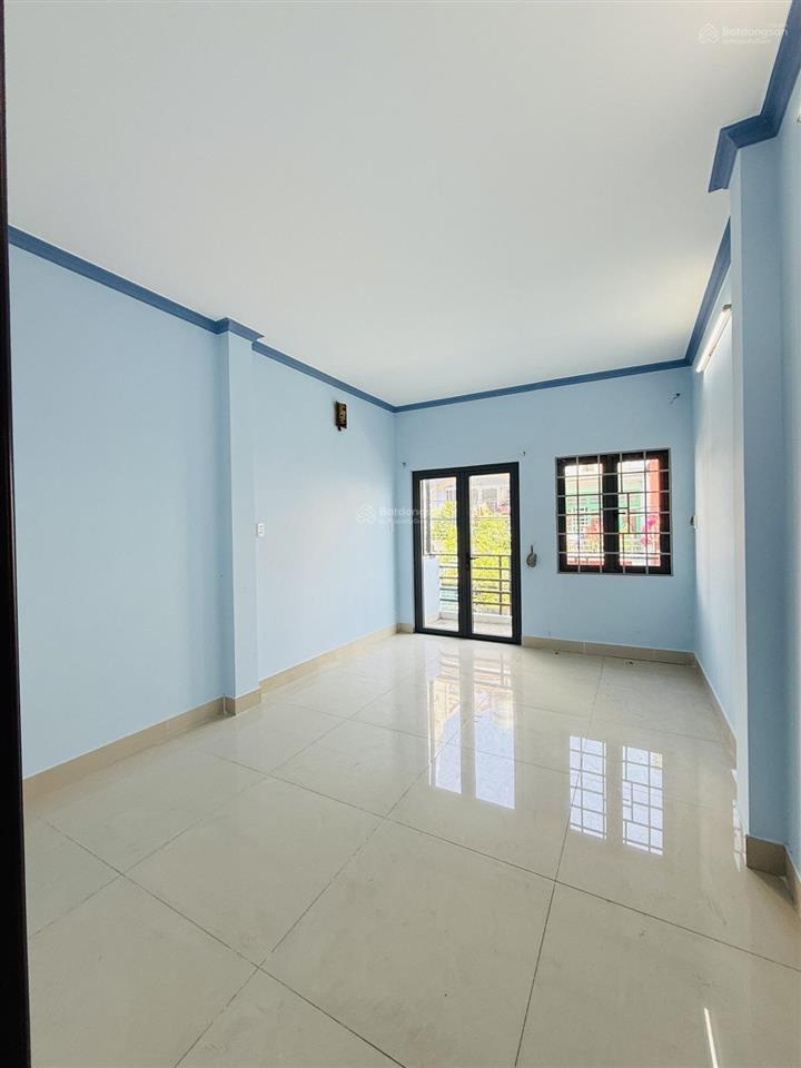 Bán nhà ngay trường chinh 4 tầng btct xe tải thông song hành 4pn 5wc, sân thượng trước sau