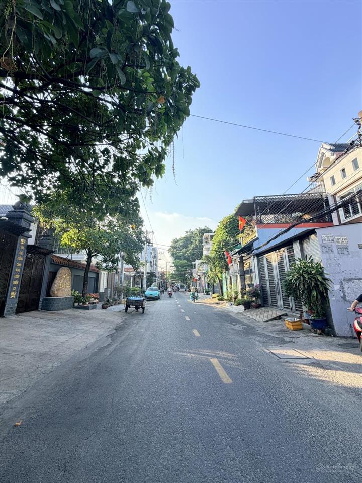 Bán nhà mt đường 16m khu nguyễn văn quá song hành, quận 12 diện tích 82m đang có dòng tiền 10 tr