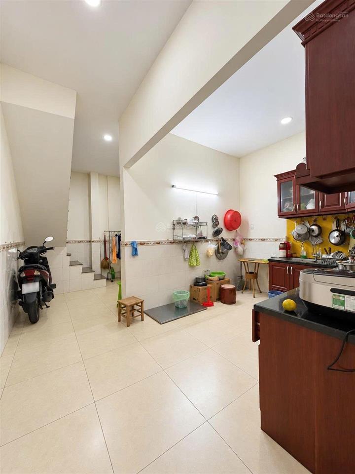Khu chợ lạc quang tân thới nhất 65m nở hậu hxh vào nhà bán đất tặng nhà 2 tầng giá 3,89