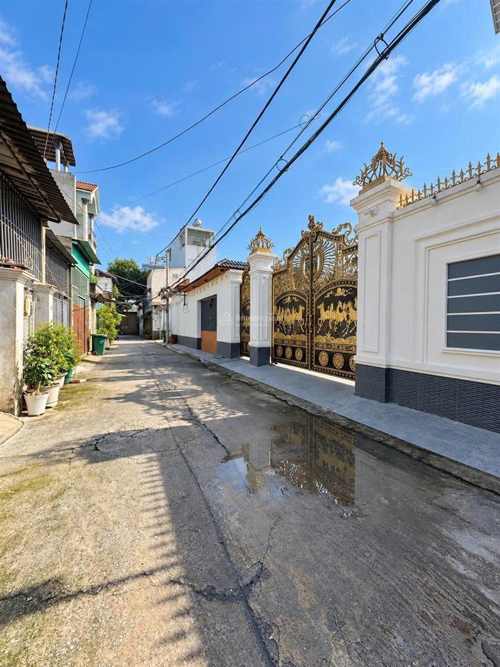 Khu chợ lạc quang tân thới nhất 65m nở hậu hxh vào nhà bán đất tặng nhà 2 tầng giá 3,89