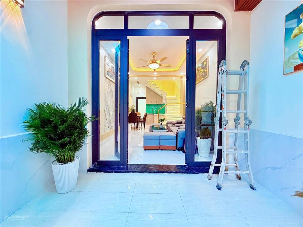Chủ giảm 400 triệu nhà hẻm ô tô, 3 căn ra mặt tiền 3pn sổ vuông a4 giá mới 4,99 tỷ