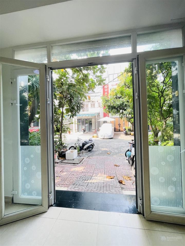 Mặt tiền kpl vip tây thạnh tân phú  đường 20m có lề 4m x17m 3 tầng bề thế chỉ 8 tỷ tl