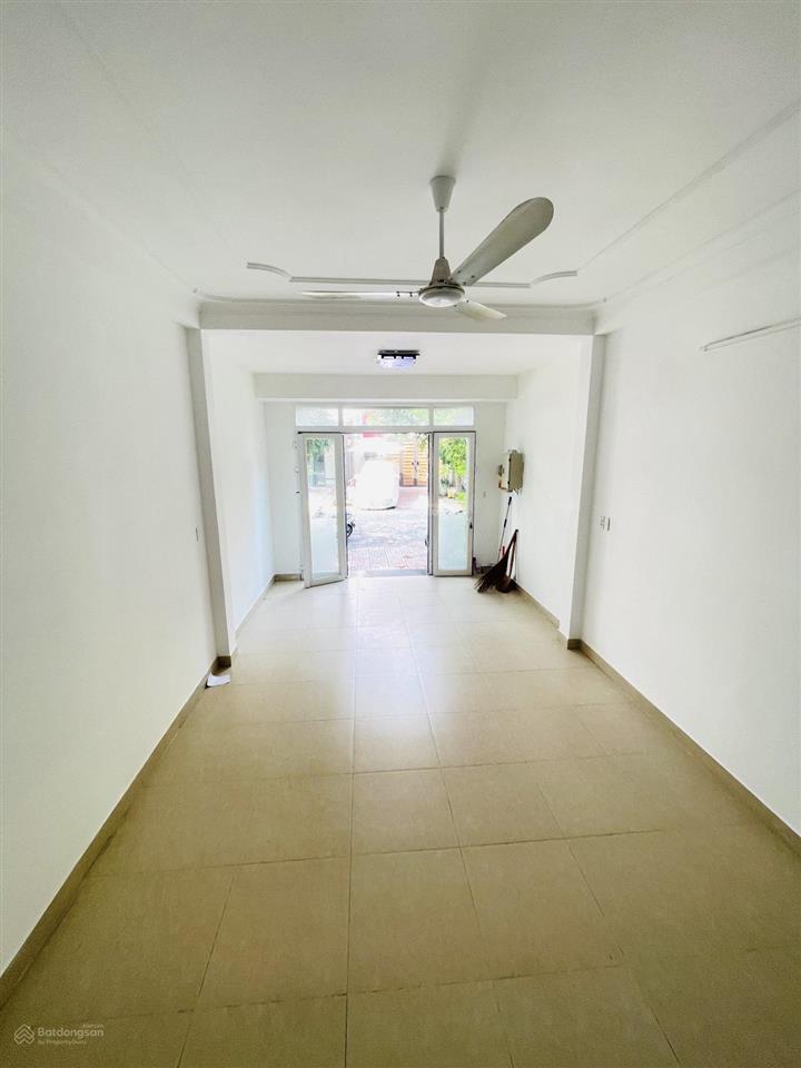 Mặt tiền kpl vip tây thạnh tân phú  đường 20m có lề 4m x17m 3 tầng bề thế chỉ 8 tỷ tl