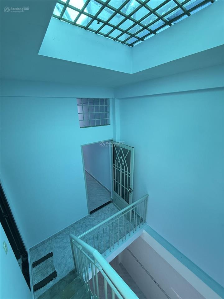 Bán nhà xe hơi thông, đht 40, tân hưng thuận, quận 12, 82m, 5pn, có sân đậu ô tô, giá 6,7 tỷ
