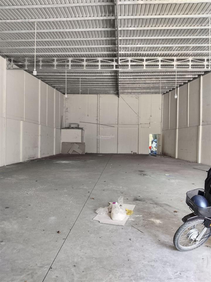 Cho thuê nhà xưởng gần cầu vượt củ chi, dt 500m2, giá 15tr/tháng